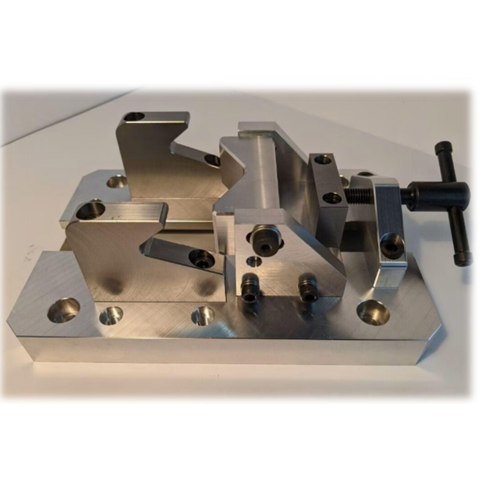 การเลือกผู้รับผลิต Jig & Fixture ด้วยเครื่อง CNC คู่มือสำหรับการตัดสิน ...